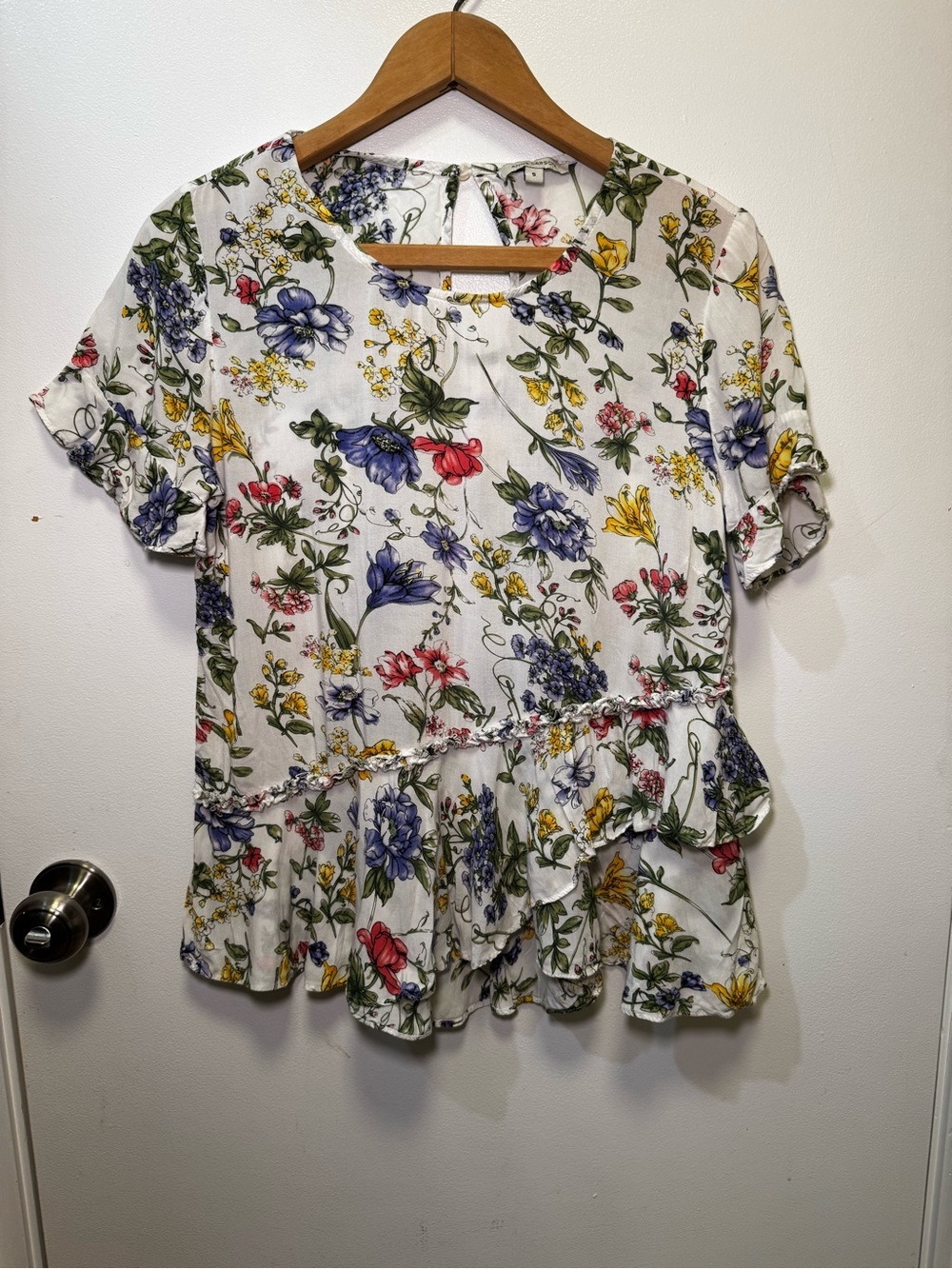 Anne Carson White Floral Ruffle Peplum Blouse